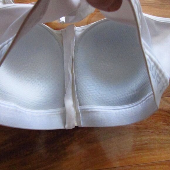UNDER ARMOUR White Front Zip Compression Sports Bra Size 38D - Picture 4 of 5